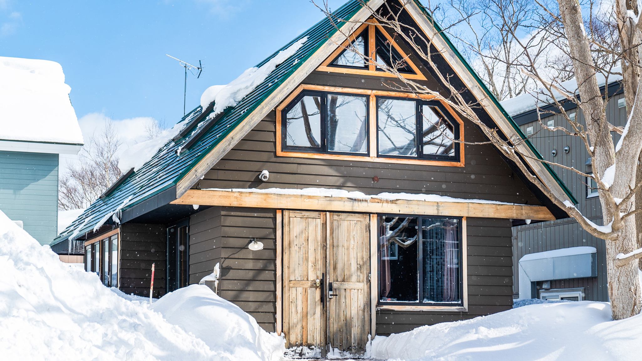 Momiji Lodge - Chalet Facade Momiji Lodge - Chalet Facade